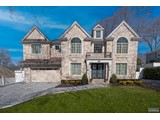 VIEW DETAILS ABOUT THIS PROPERTY IN Paramus. Paramus REAL ESTATE FOR SALE IN NEW JERSEY.
