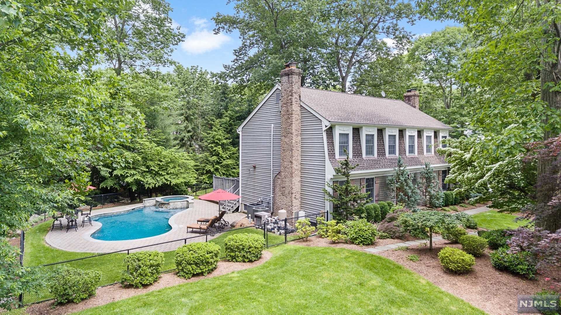 Wyckoff New Jersey Home: a luxury home for sale in Wyckoff Bergen