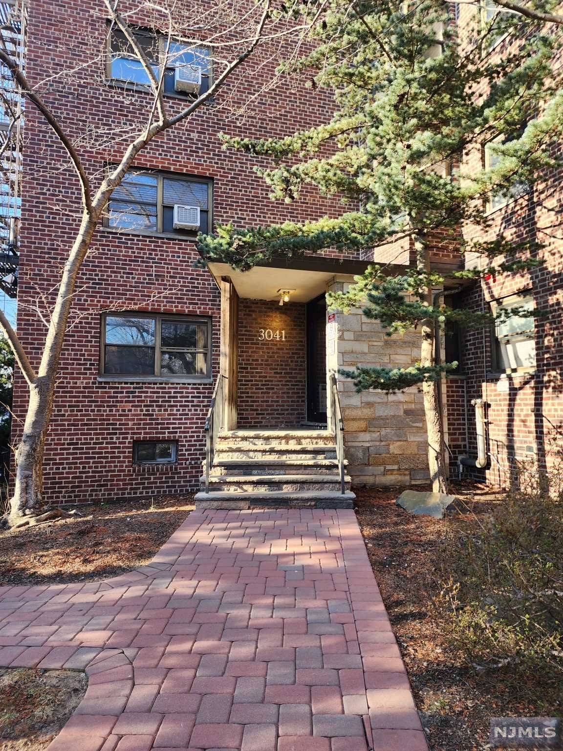 MLS Number 23004030 - 0 bed,1 bath, Condo/Coop/Townhouse Property for  $100,000 - 3041 Edwin Avenue, Unit 1H, Fort Lee, NJ - New Jersey Multiple  Listing Service