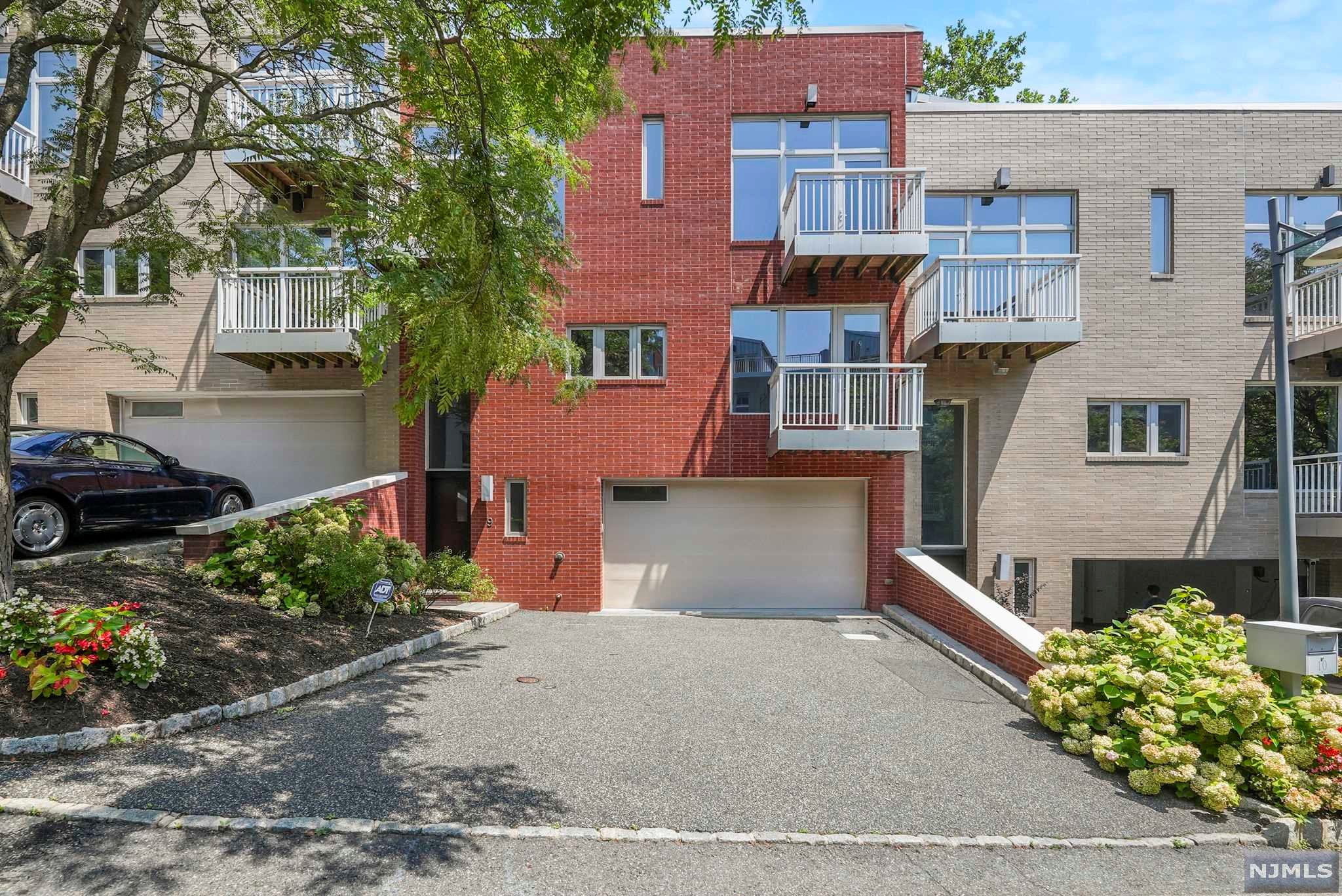 $1,498,888 Townhouse