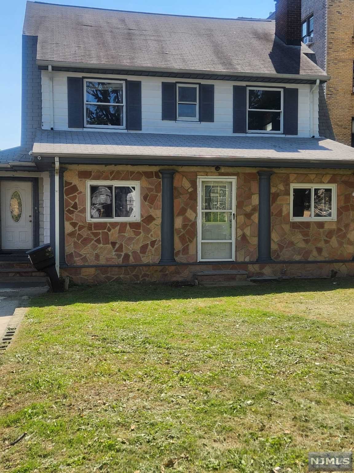 $600,000 Colonial