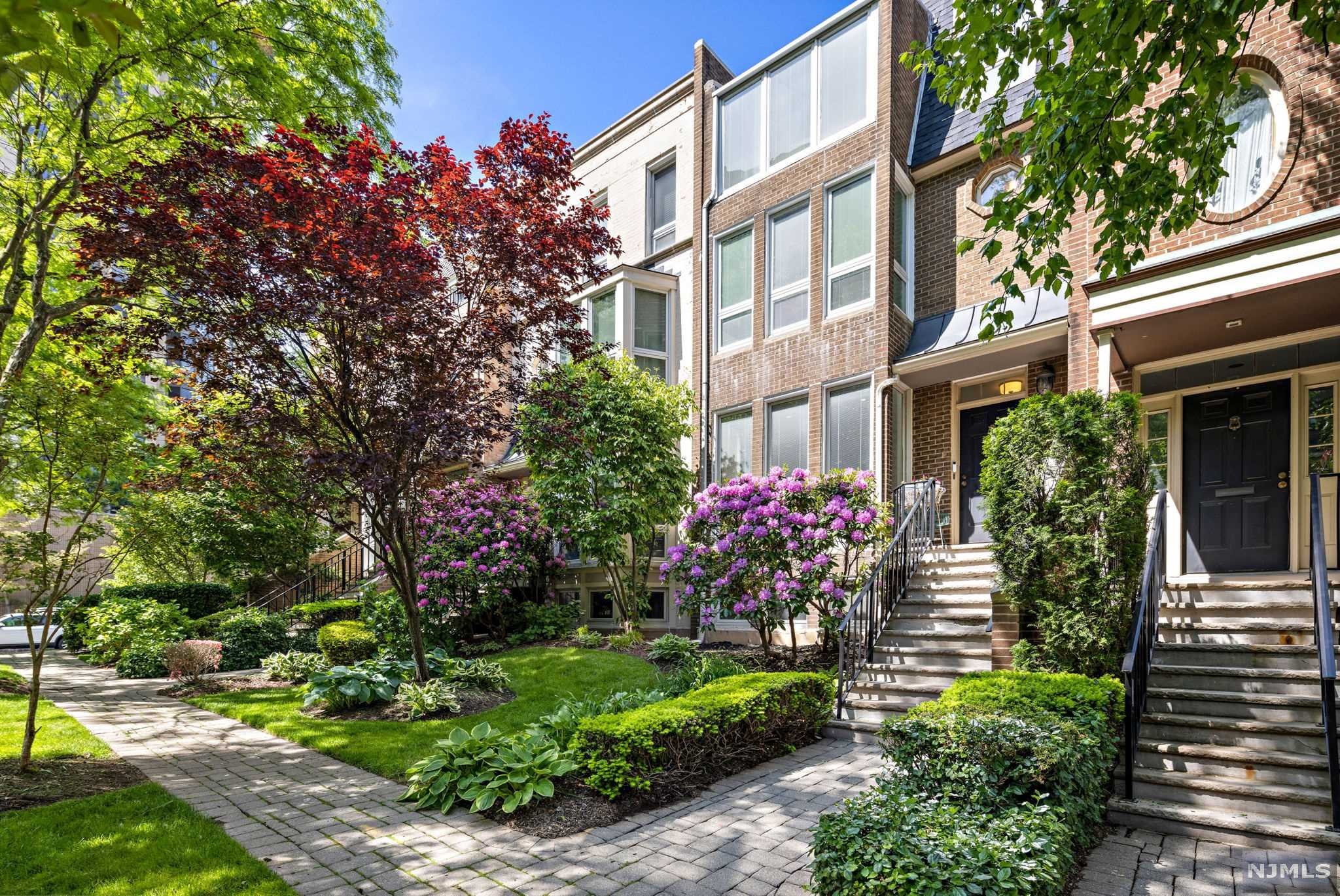 $1,388,000 Townhouse