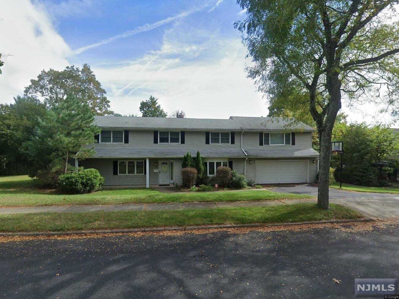 $825,000 Split Level