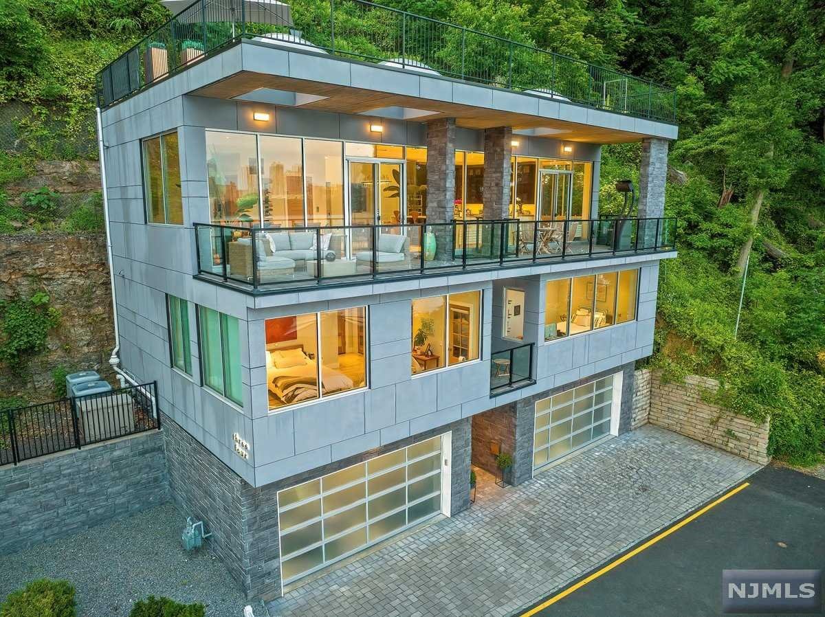 $3,200,000 Contemporary