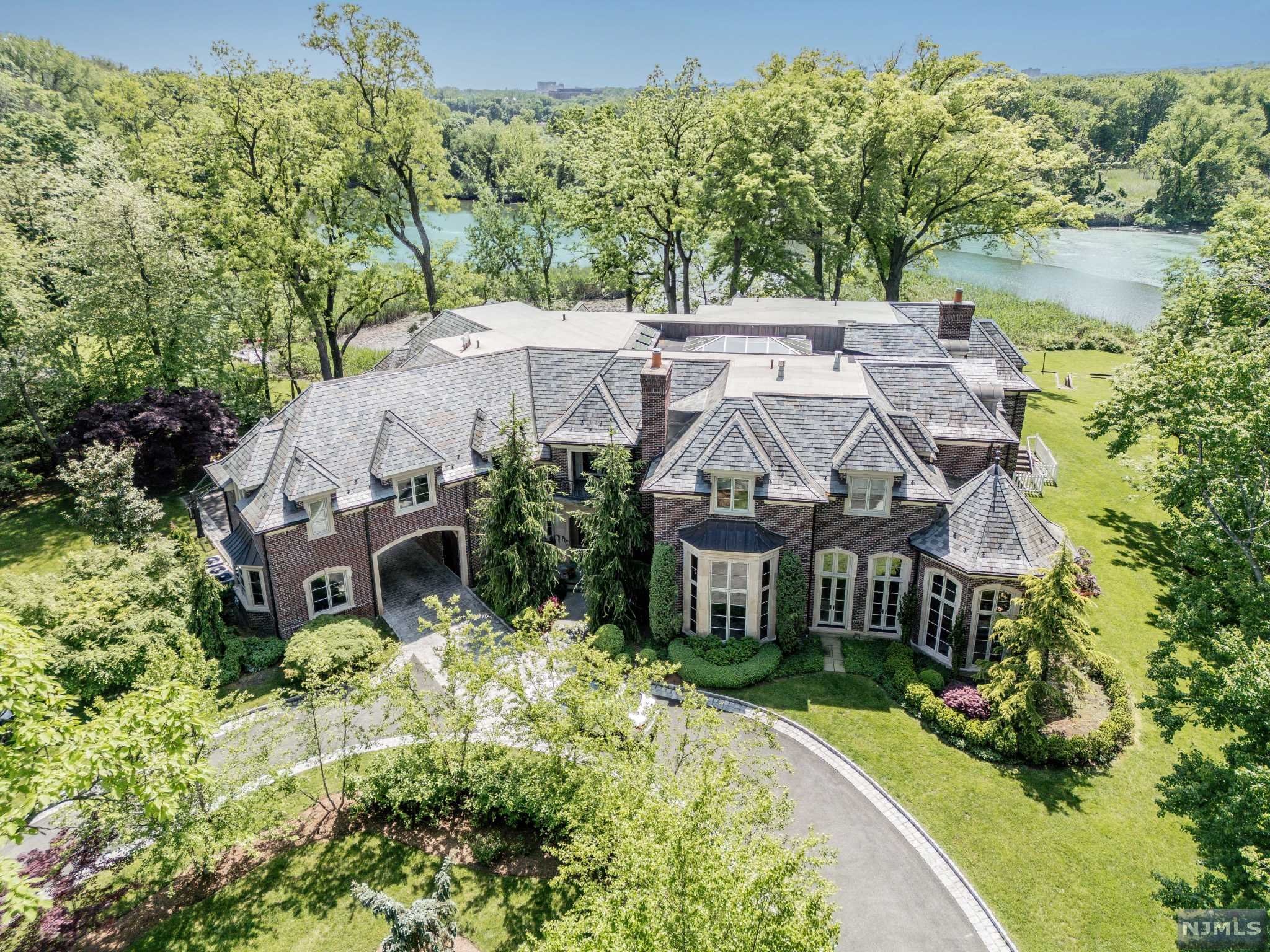 $4,950,000 Colonial