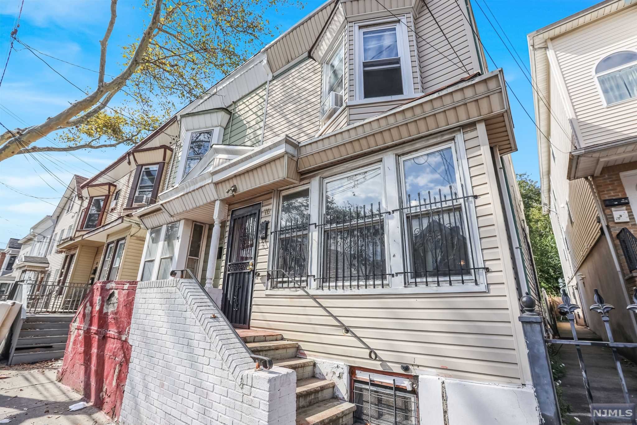 $375,000 Rowhouse