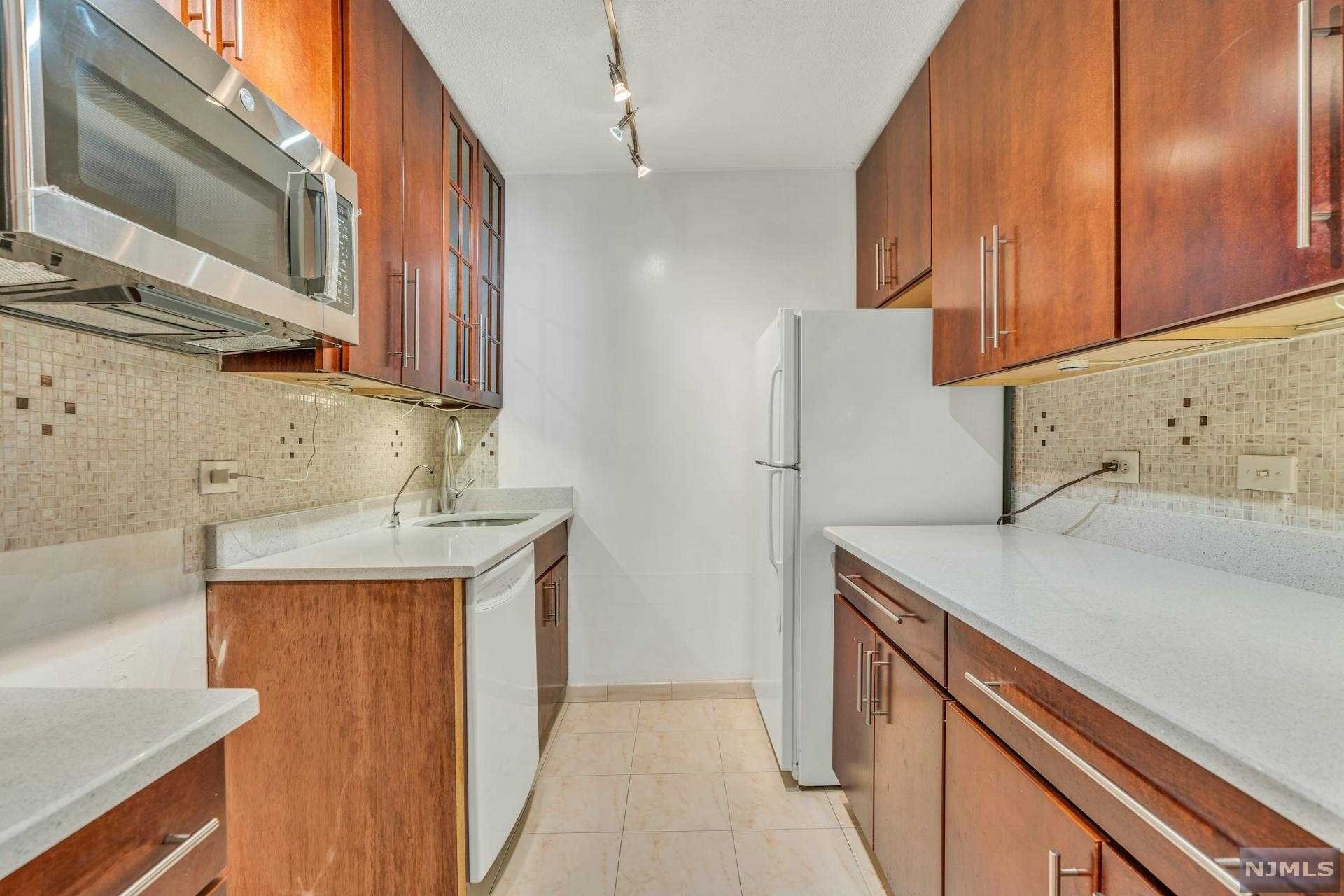 $425,000 Condo