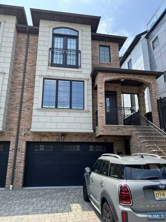 $1,374,000 Townhouse