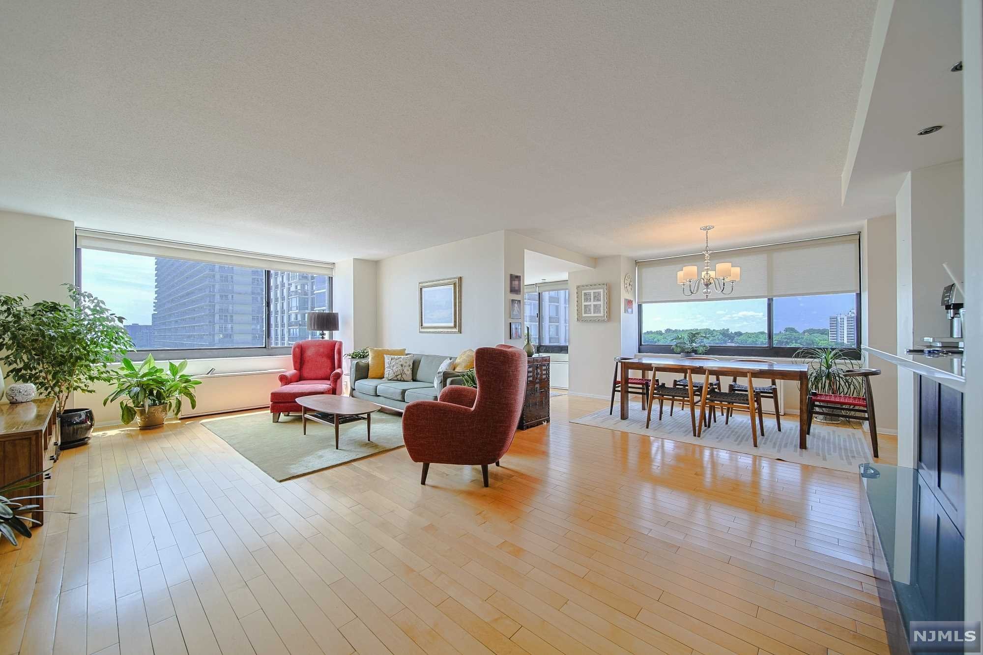 $950,000 Condo