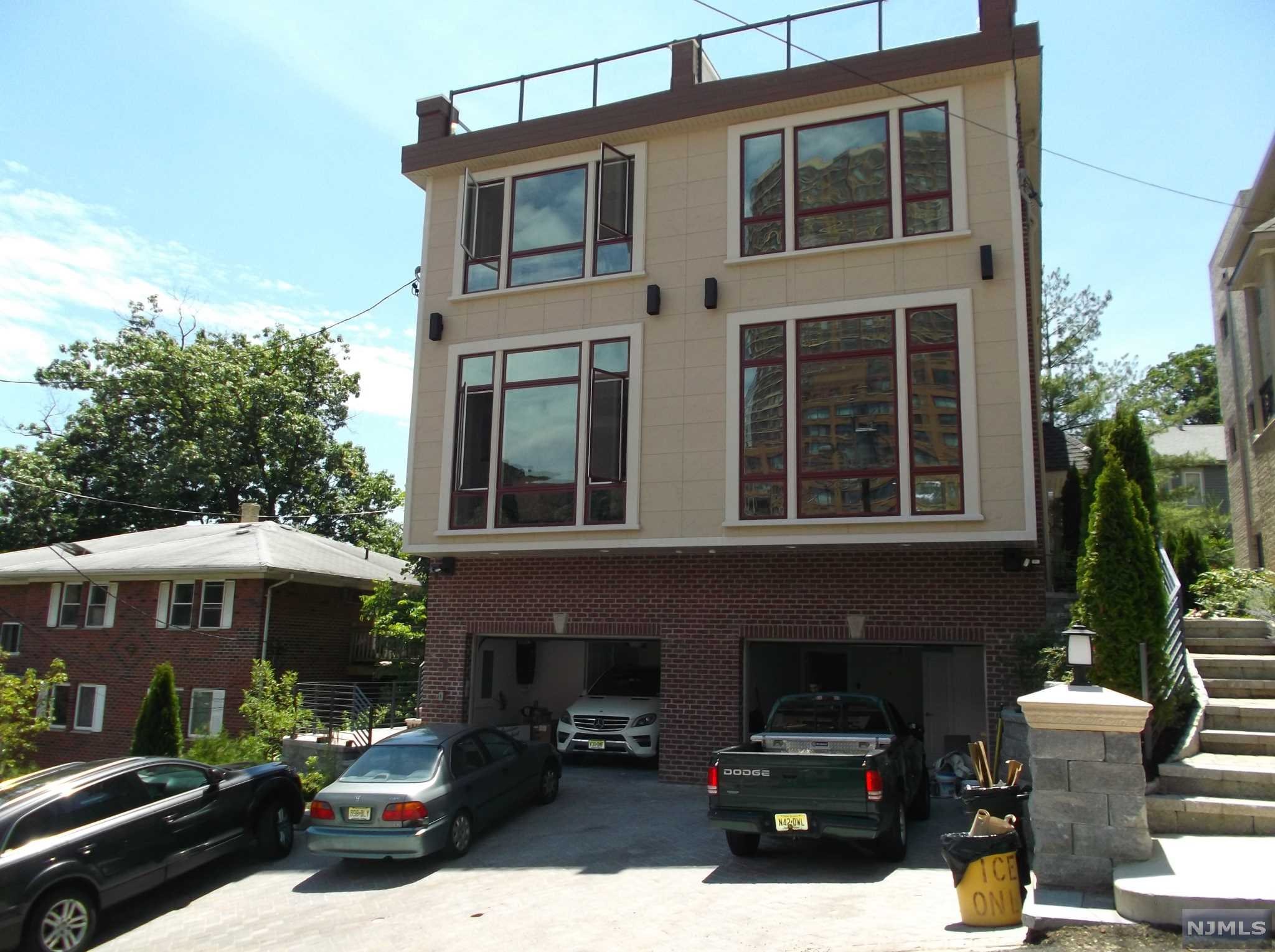 $1,299,000 Townhouse