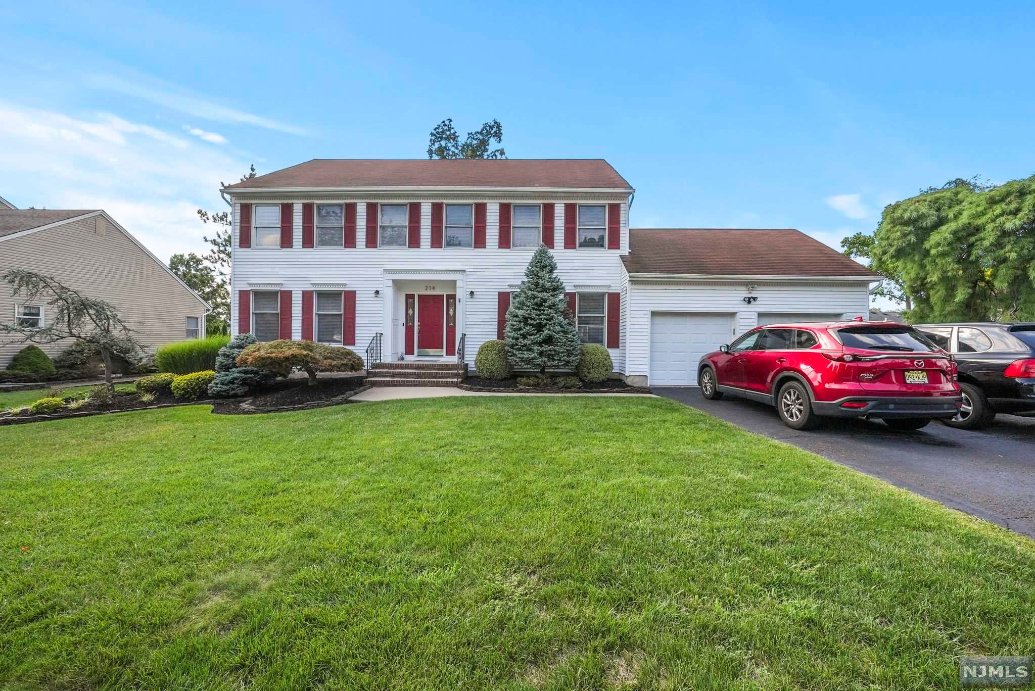 $869,000 Colonial