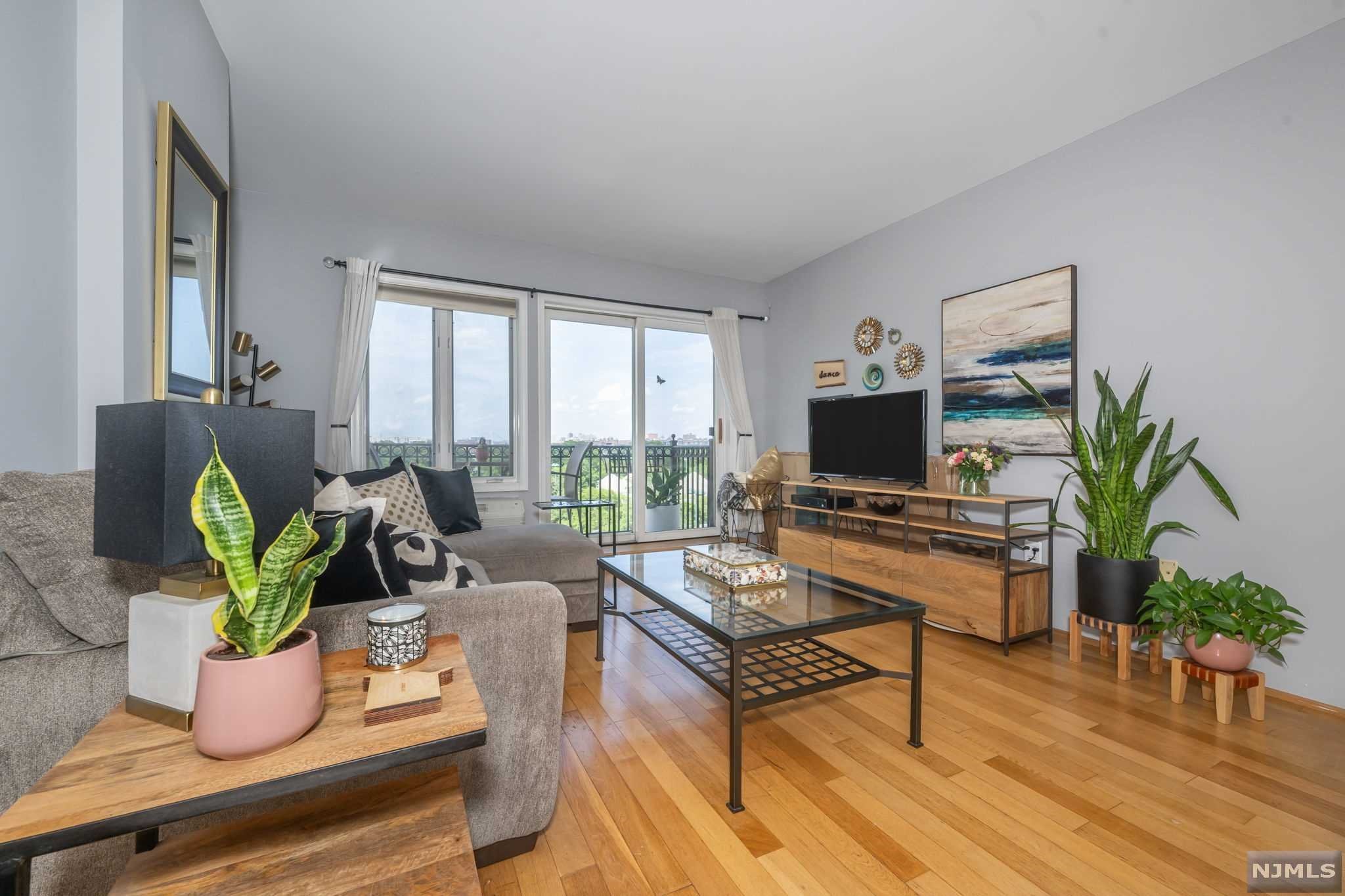 $449,000 Condo