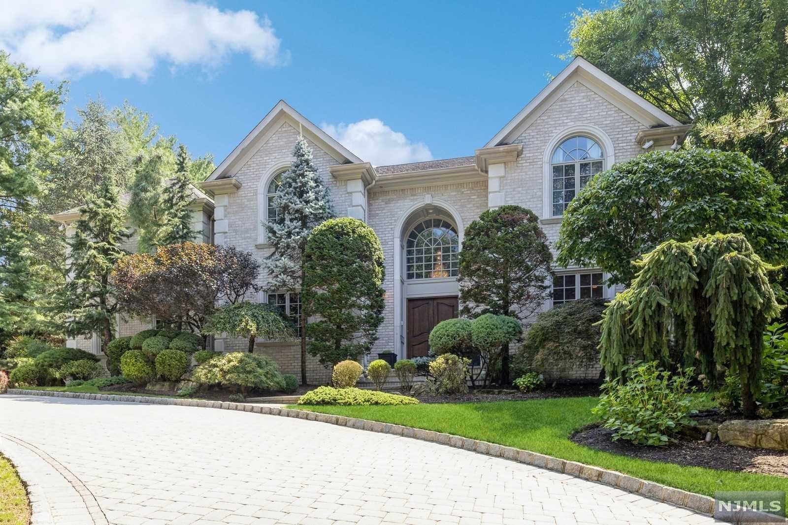 $3,250,000 Colonial