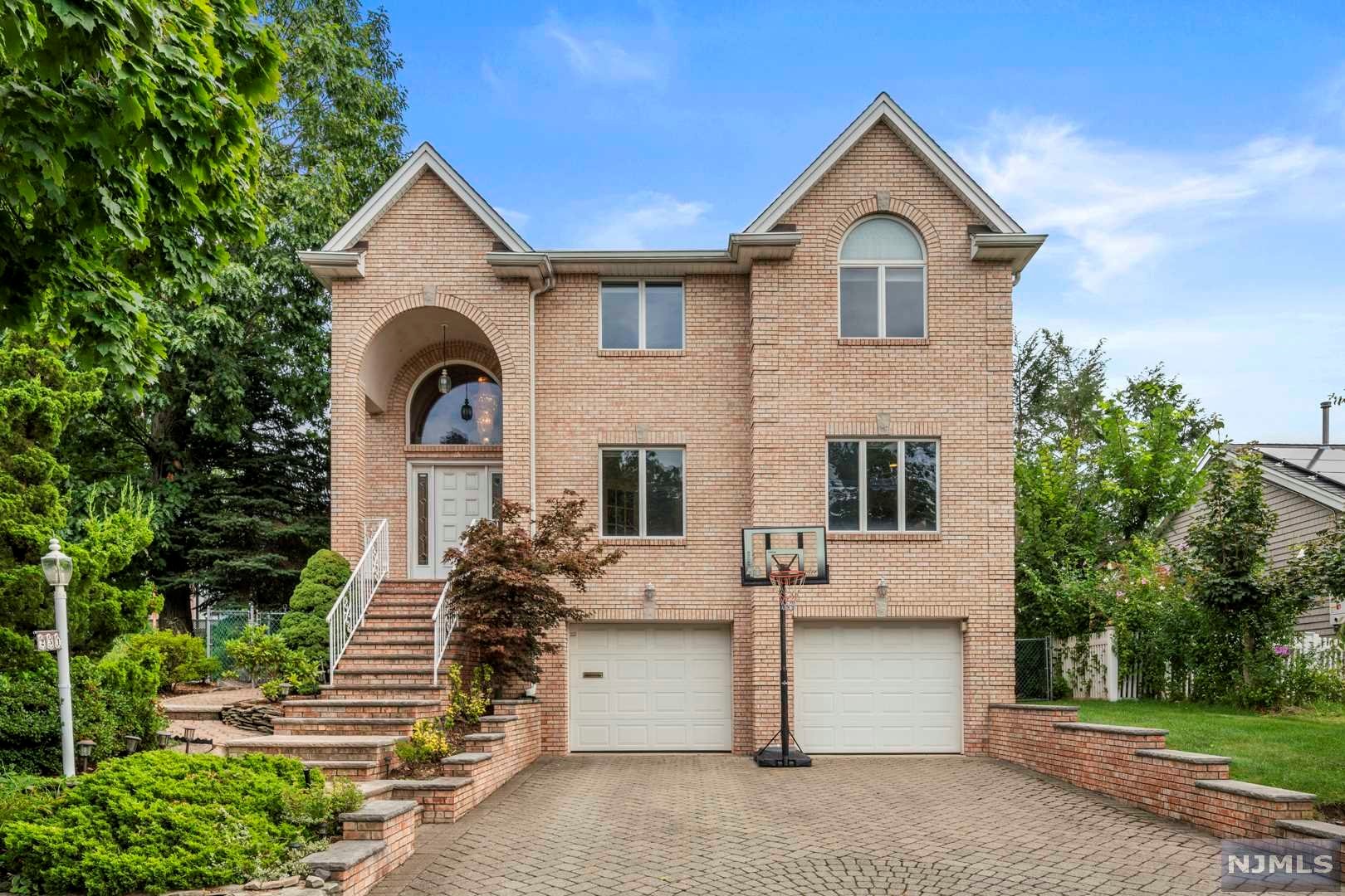 $1,450,000 Colonial