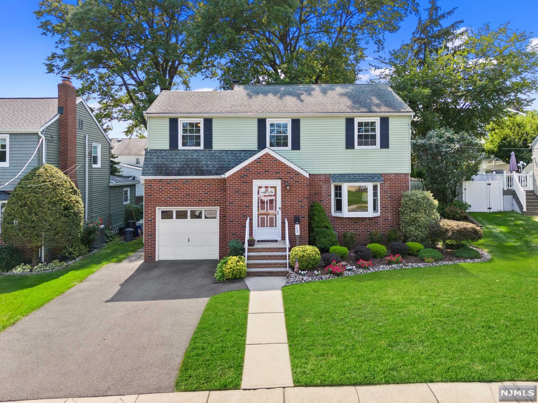 $625,000 Colonial