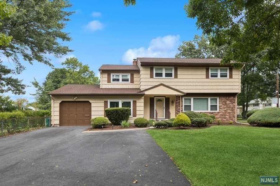 $789,000 Colonial