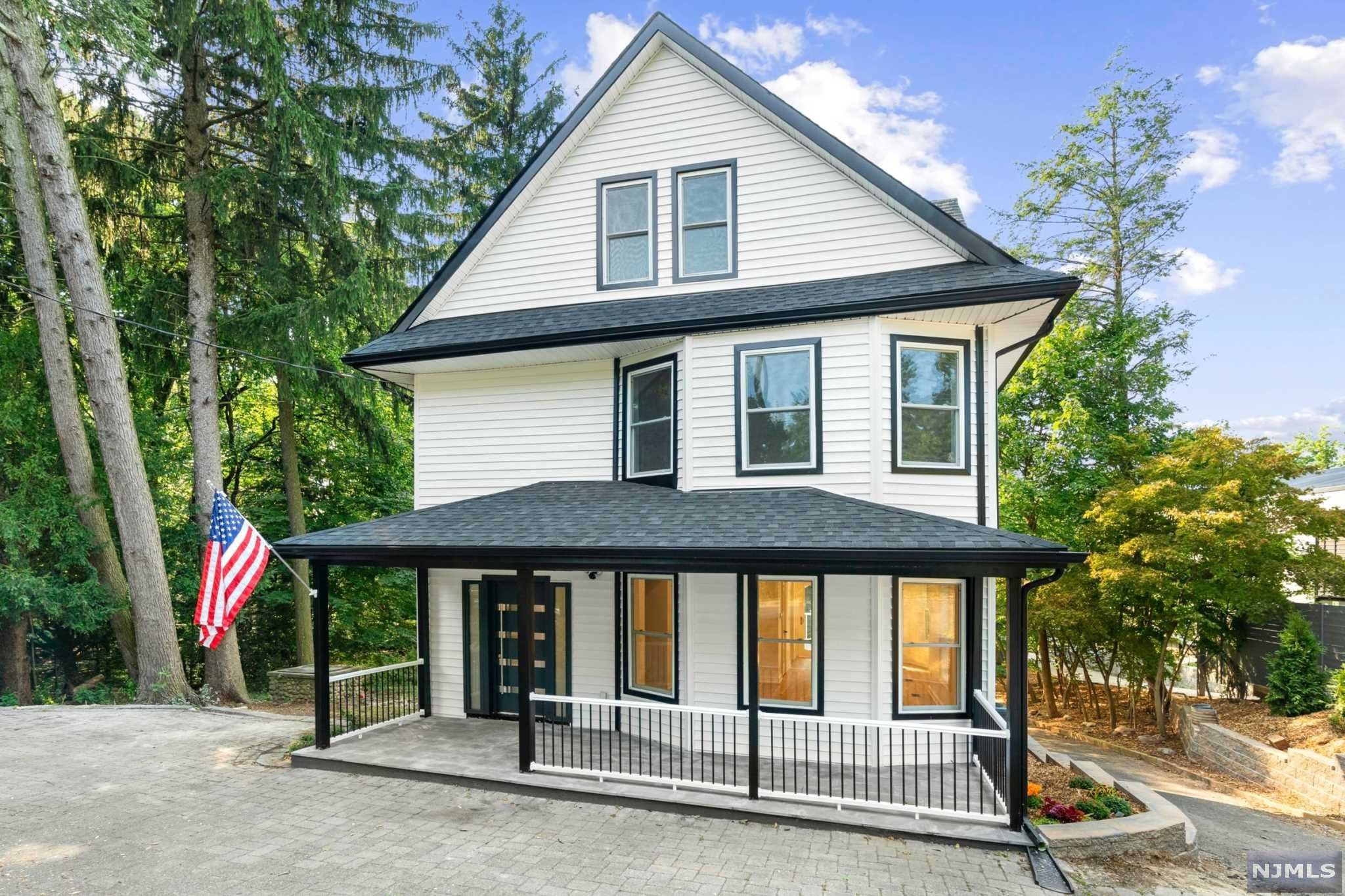 $1,399,000 Colonial