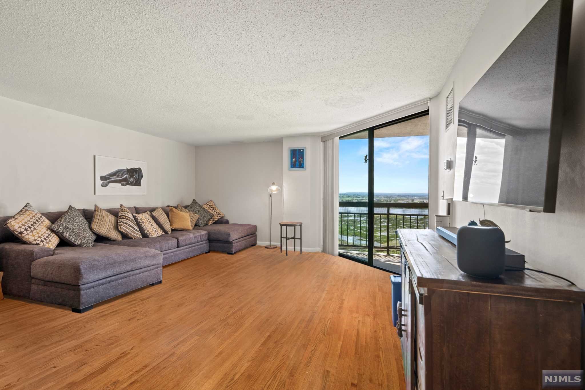 $395,000 Condo