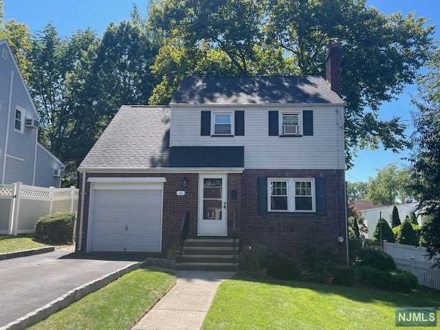 $569,000 Colonial