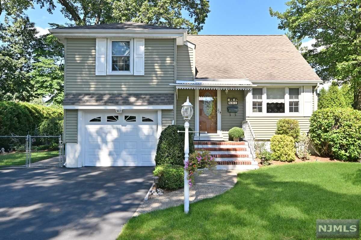 $849,900 Split Level