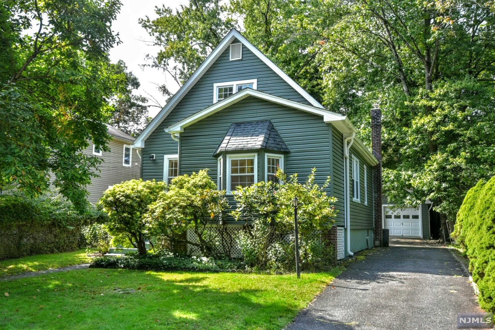 $635,000 Colonial