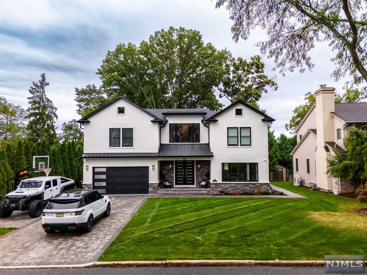 $1,850,000 Colonial