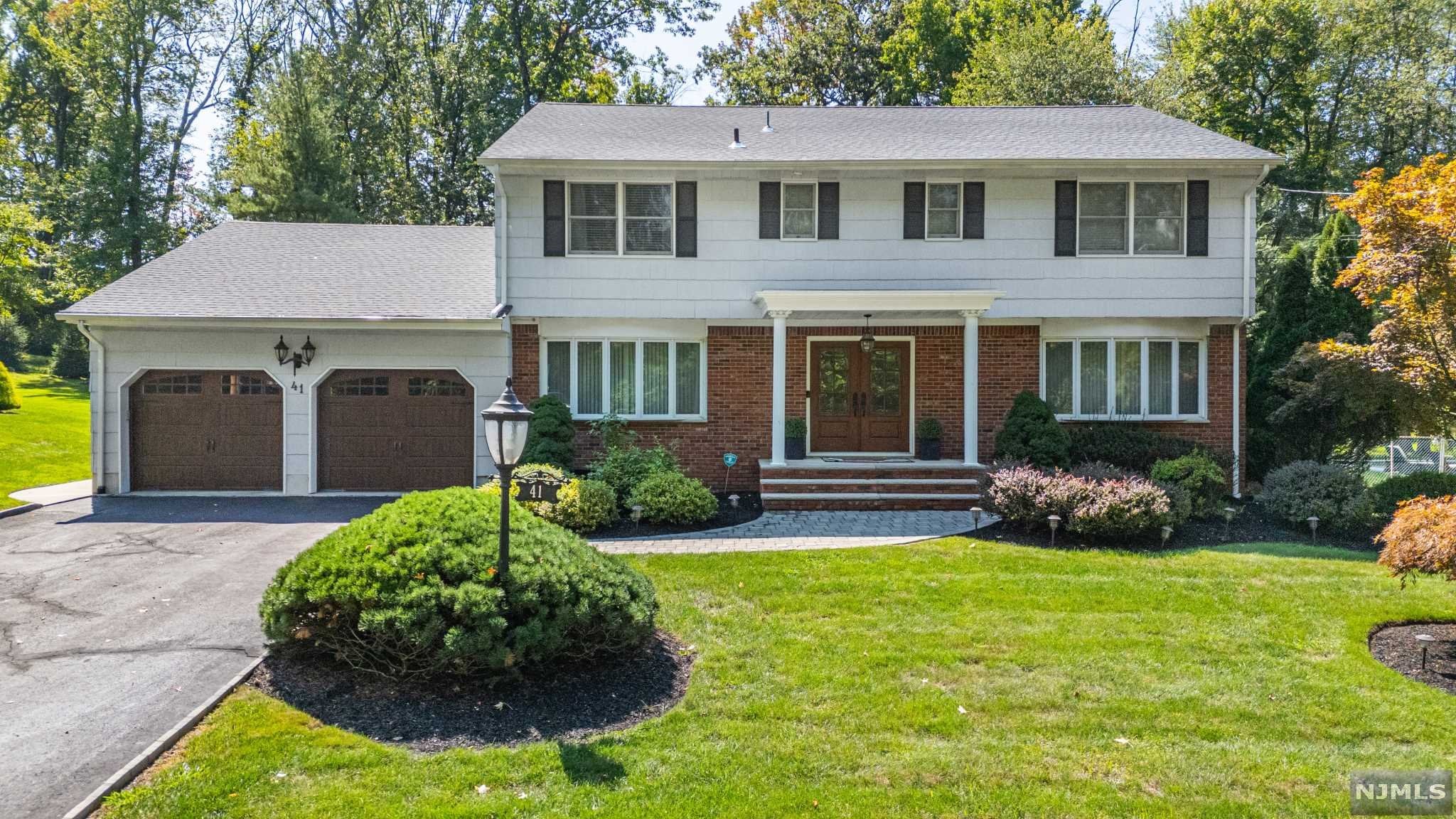 $992,000 Colonial