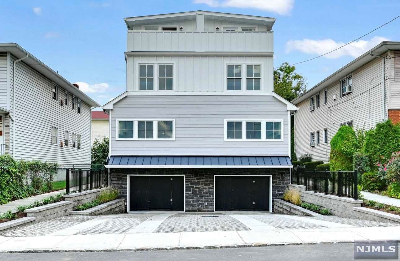 $995,000 Townhouse