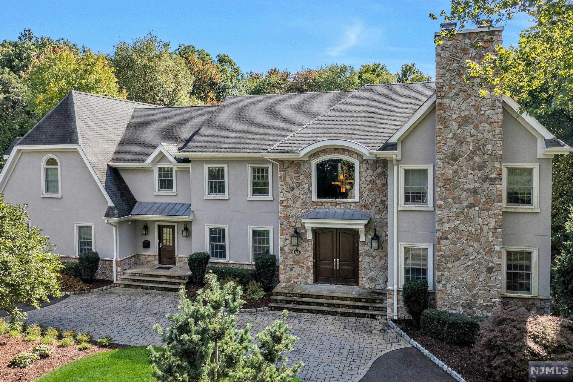 $2,899,000 Colonial