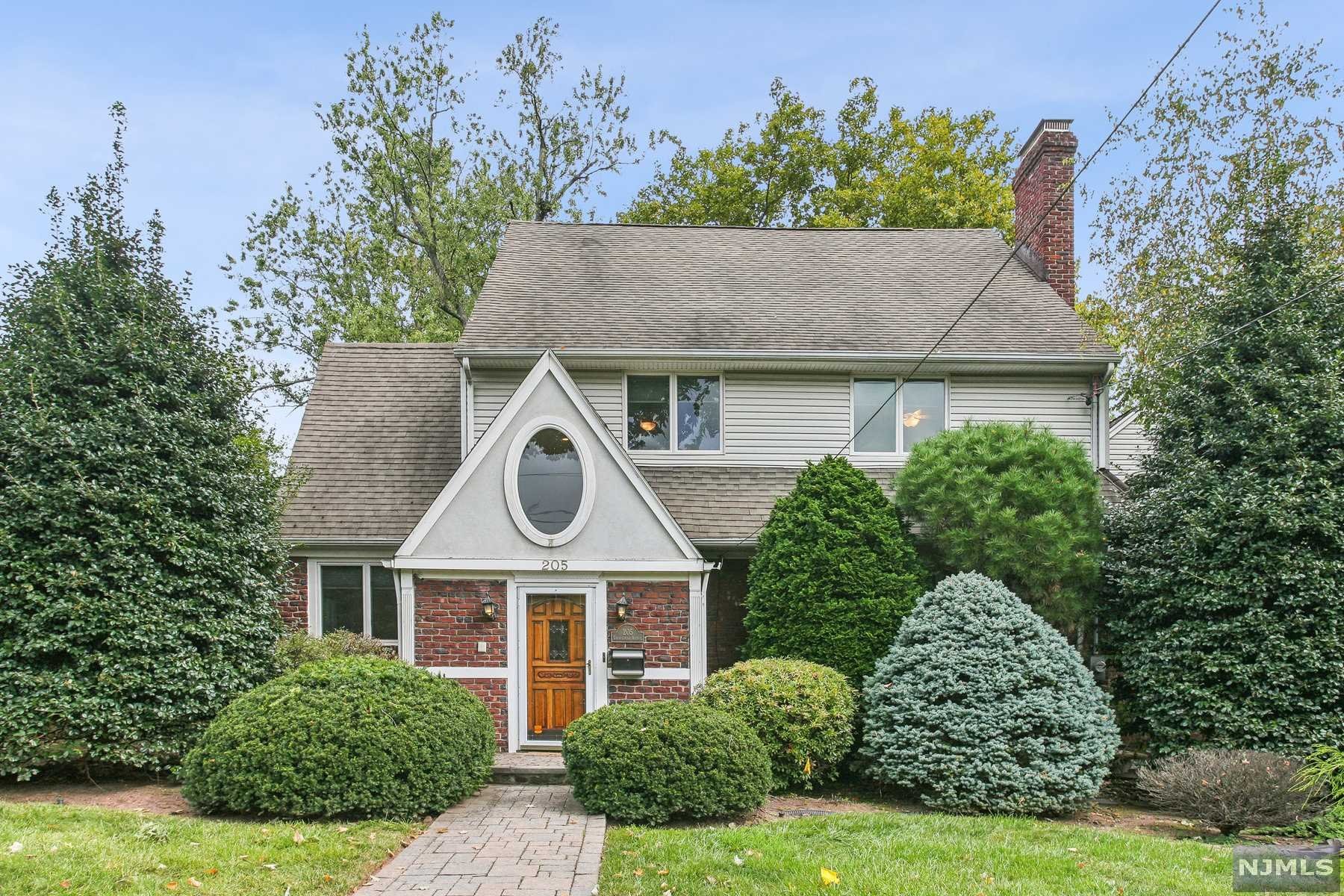 $1,480,000 Colonial