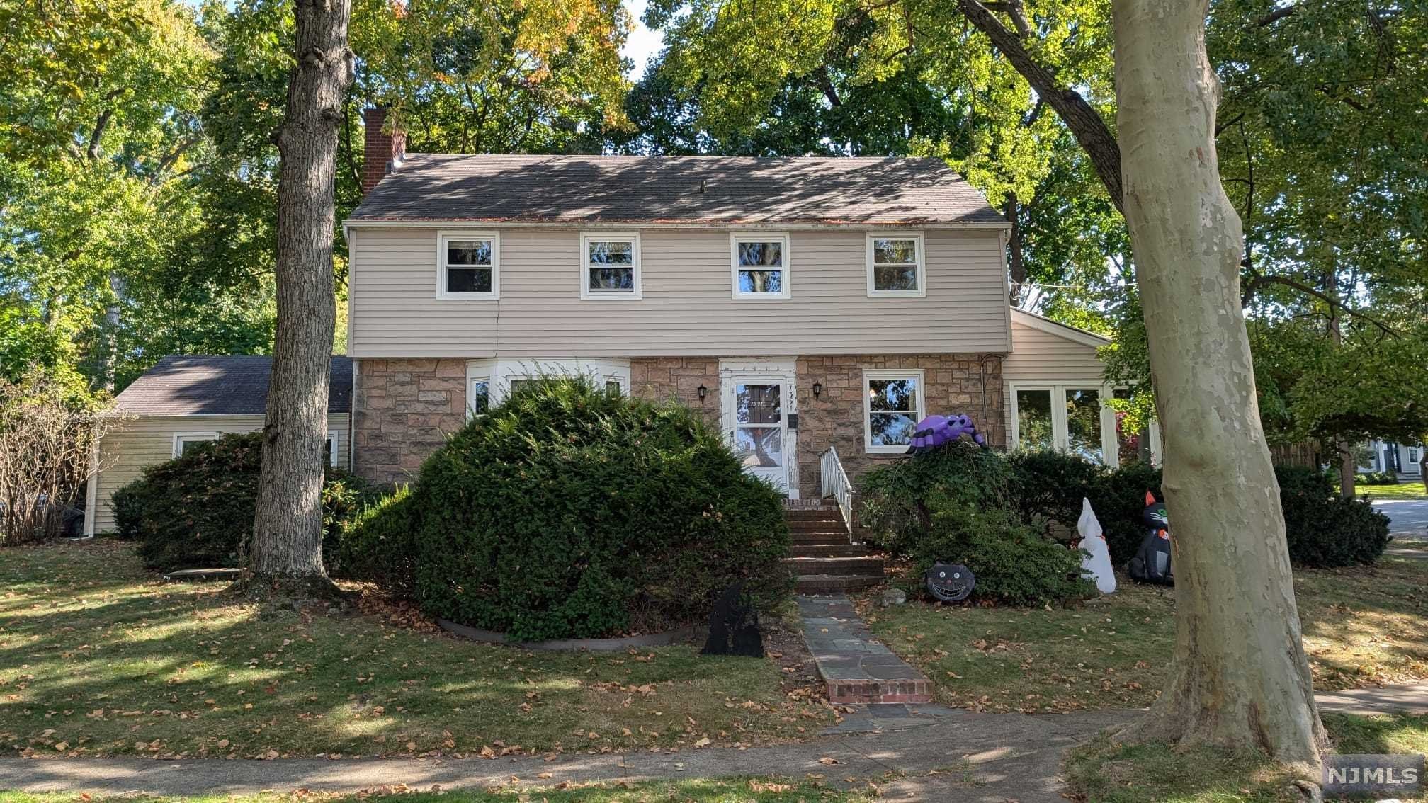 $699,000 Colonial