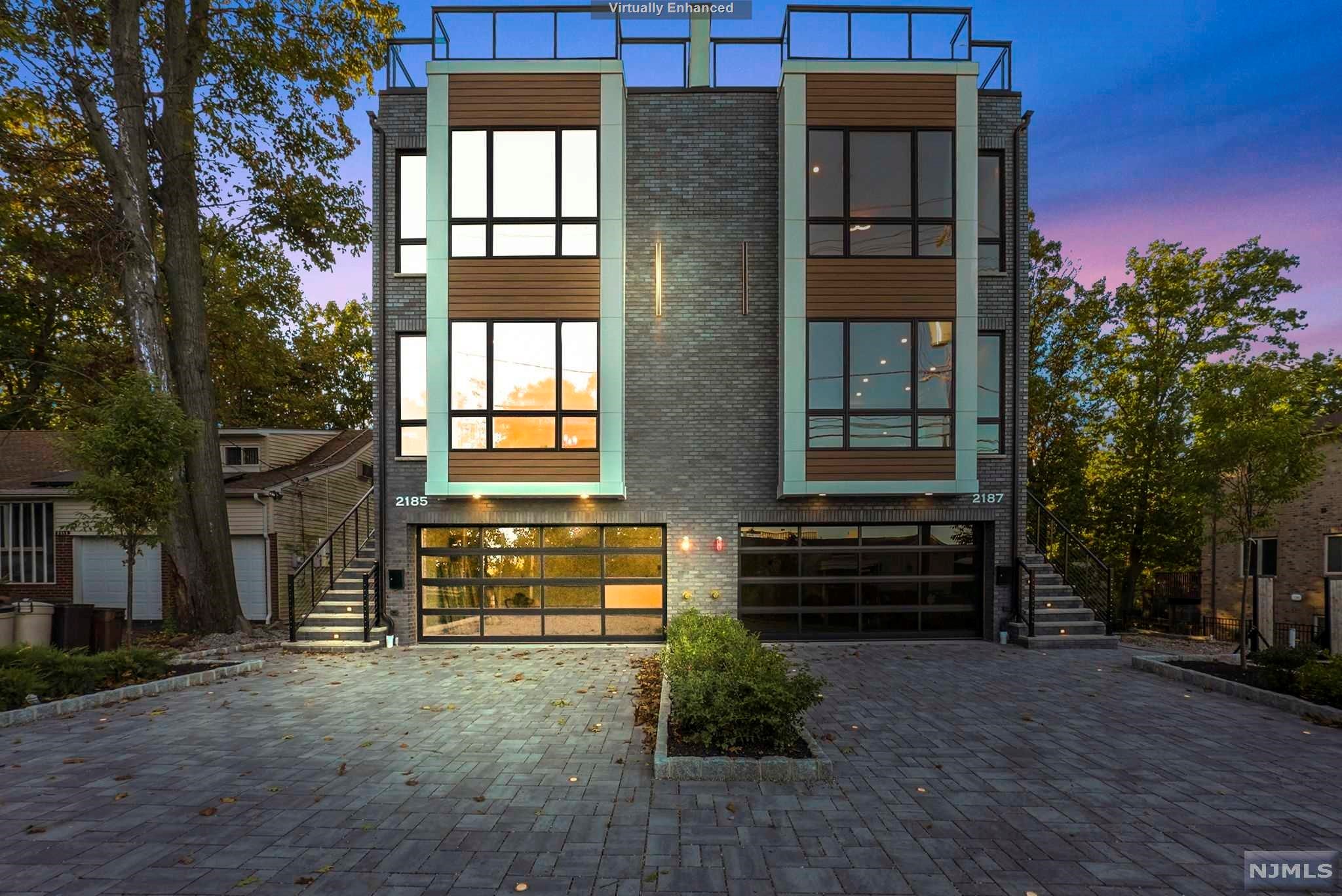 $1,649,999 Townhouse