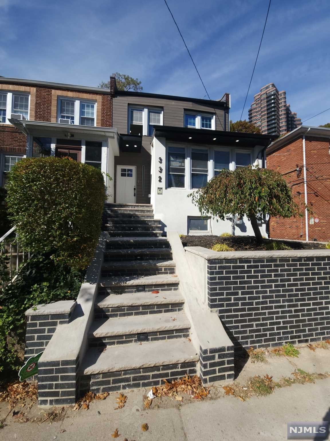 $1,299,000 Rowhouse