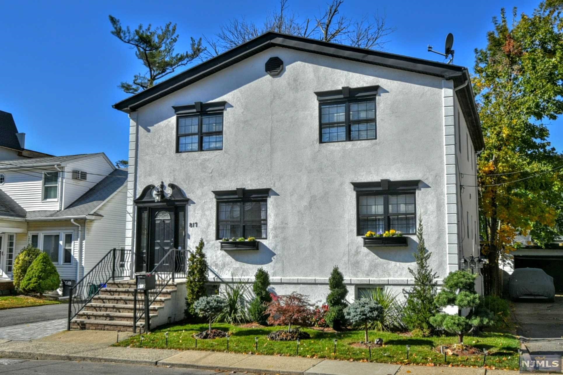 $1,150,000 Colonial