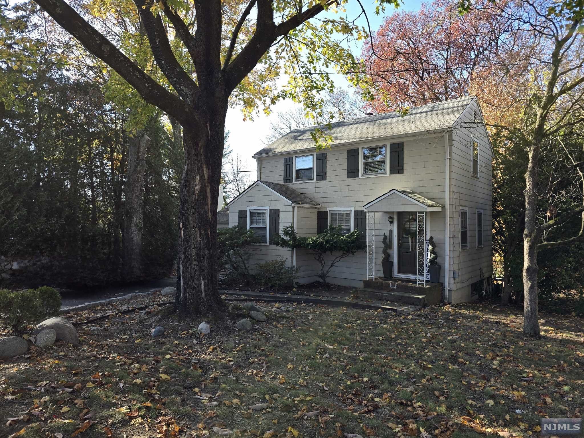 $395,000 Colonial