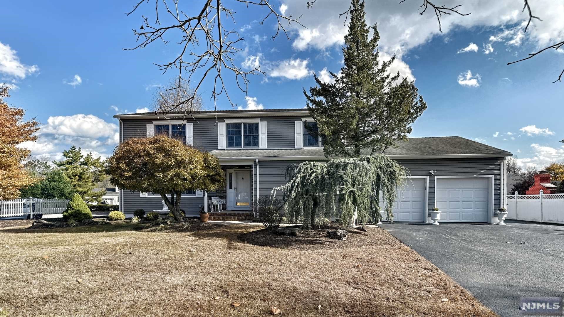 $849,900 Colonial