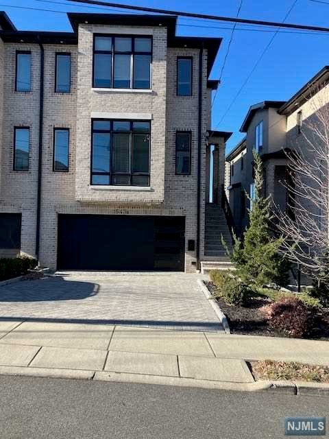 $1,699,000 Townhouse