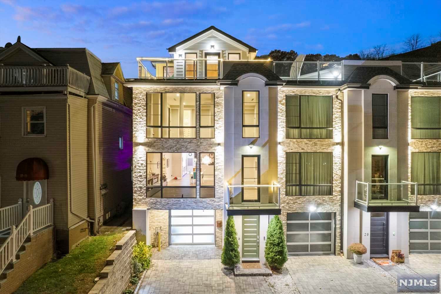 $1,848,000 Townhouse