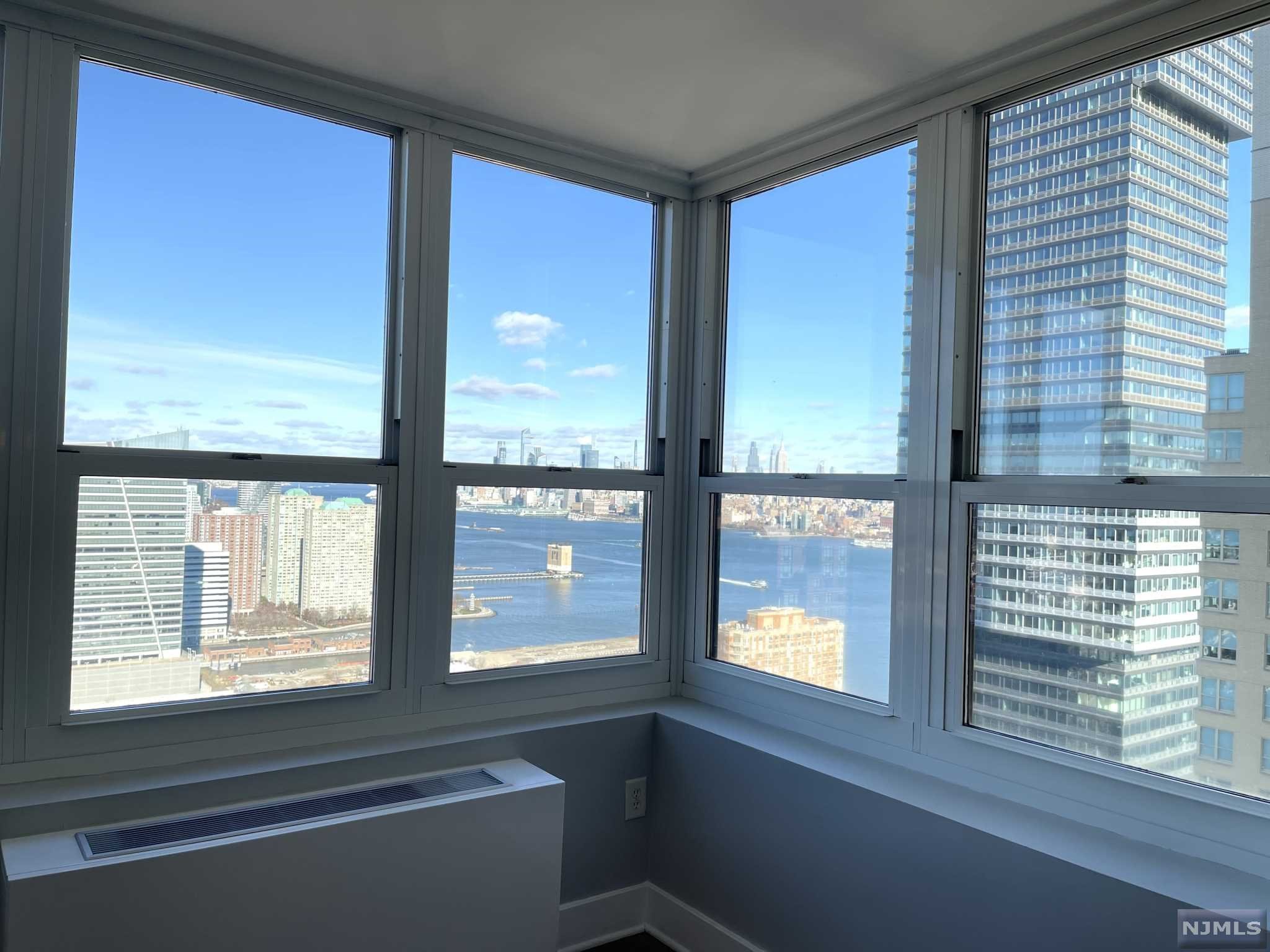 $799,000 Condo