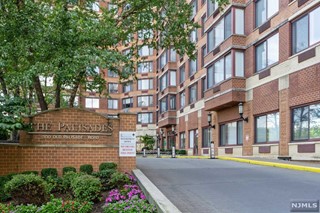 $465,000 Condo