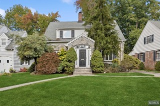 $899,000 Colonial