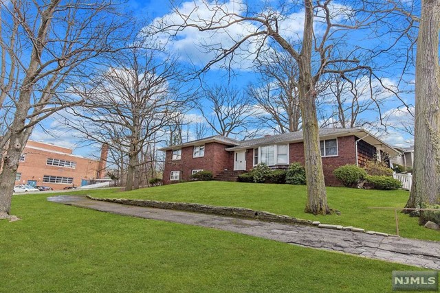 Photo of 139 Charlotte Place, Englewood Cliffs NJ
