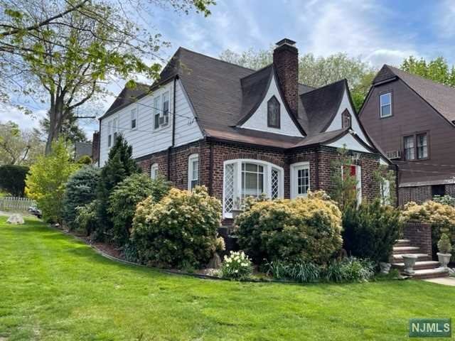 Photo of 889 Red Road, Teaneck NJ
