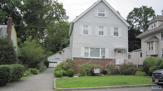 Photo of 10 East Bayview Avenue, Englewood Cliffs NJ