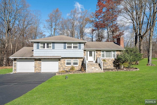 19 Weiss Road, Upper Saddle River, NJ 07458 Listing Photo  1